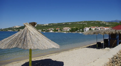 Bizarno: Mrtvački sanduk osvanuo na plaži u Hrvatskoj (FOTO)