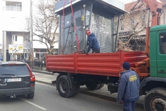 Bijeljina: Počelo uklanjanje šest kioska sa javnih površina