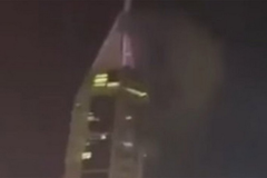 Stravičan snimak napada na jednu od najvećih atrakcija Dubaija: Dron se zabio u zgradu