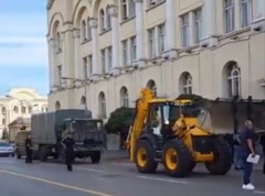 Vozila OS BiH u Banjaluci: Stigli GLASAČKI LISTIĆI, sve uz pratnju policije i službenika CIK