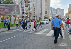 Bijeljinski policajci obučavali mališane saobraćajnim propisima (FOTO)