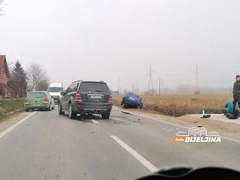Nezgoda na putu Bijeljina - Zvornik, dva lica prevezena kolima Hitne pomoći