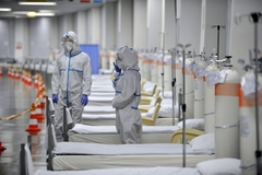 Loš odziv imunizaciji: Mlađi imaju sve teže forme kovida, NA RESPIRATORU NEVAKCINISANI