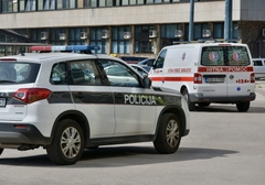 Policija na terenu: U stravičnoj saobraćajki u Tuzli povrijeđen motociklista