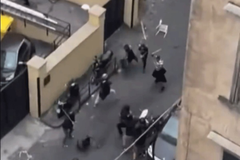 Jezive scene pred utakmicu LŠ: Navijač izvukao pištolj, fudbaleri bili u hotelu (VIDEO)