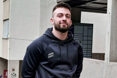 Ovaj mladić radi nešto zbog čega mu se dive