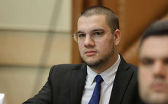 Vučinić tvrdi: Pojedini poslanici iz SNSD za noć prokockaju 100.000 KM