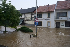 Haos u Njemačkoj zbog poplava: Poginula dva vatrogasca, 30 osoba nestalo