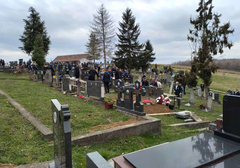 U subotu ZIMSKE ZADUŠNICE, dan sjećanja na naše preminule: Evo šta treba da uradite sa svijećom