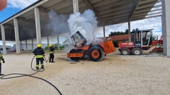 Požar u Industrijskoj zoni u Bijeljini, gorio valjak (FOTO)