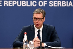 Vučić: Kfor doprinosi održavanju mira i stabilnosti na KiM