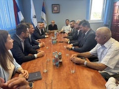 Ostojić u Ugljeviku sa načelnikom opštine