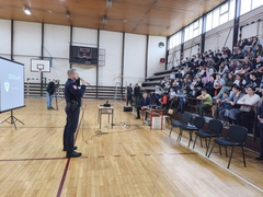 Policija pojačava kontrole pirotehnike pred praznike: Opasnost prijeti djeci - kampanja „Slavimo odgovorno“ /FOTO/