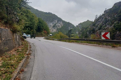 Užas kod Višegrada: Poginule dvije žene, reno klio sletio u kanjon (FOTO)