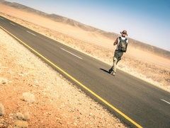 Njegov život je prava avantura: Andre ima 84 godine, posjetio 135 zemalja, a 400.000 kilometara prešao uglavnom stopirajući