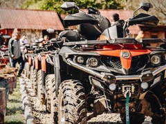 Dvije žene teško povrijeđene kada su kvadom udarile u stablo