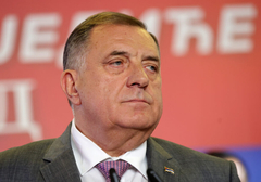 Dodik najoštrije osudio vandalizam i napad na institucije u Novom Sadu