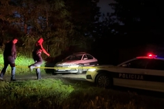 U pucnjavi u Tuzli povrijeđeni otac i sin (VIDEO)