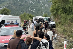 Teška nesreća u Crnoj Gori: Jedna osoba poginula, 17 povrijeđeno