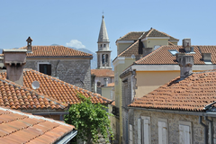 “Srdačan” doček turistima u Crnoj Gori: Pivo 9 evra, pica 22 evra... (FOTO)