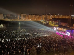 Na Trgu Republike Srpske humanitarni koncert " S ljubavlju hrabrim srcima"