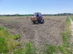 RATARIMA PUNE RUKE POSLA Neophodno zaštititi usjeve od korova i insekata