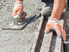 Dali glas za asfalt, dobili blato: Mještani Banjaluke sami betoniraju put