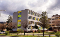 Muškarac ušao u školu u Zenici i napao učenika: Posvađali se na internetu