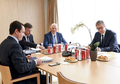 Borelj pozvao Vučića i Kurtija u Brisel, predsjednik Srbije dao svoj uslov