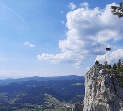 Crvene stijene na Romaniji postale spomenik prirode (FOTO)