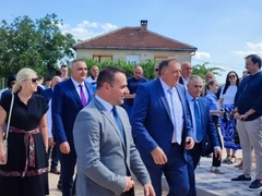 Minić, Cvijanović i Dodik u posjeti Bileći, obilaze gradilište novog vrtića