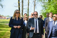 Cvijanović sa Kaplunom u Donjoj Gradini: Odajemo počast žrtvama Јasenovca