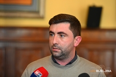 Koalicija "Dogovor za Bijeljinu": Prvi projekat Petrovića, renovira se kancelarija sekretarice