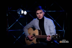 Mladi Bijeljinac svira četiri instrumenta: Pjesmom uveseljava publiku u RS i dijaspori (FOTO)