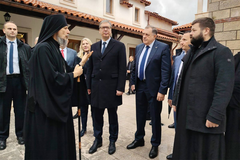 Dodik dočekao Vučića u rodnom mjestu Svetog Vasilija Ostroškog 