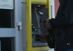 Službenik na nezapamćen način varao banku, uzeo 55.000 KM