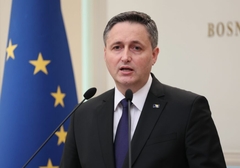 Bećirović hoda po svijetu poput turiste i priča protiv provođenja Dejtona