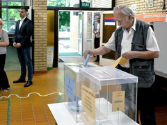 Vanredni izbori u Srbiji: Građani na biralištima 25. oktobra