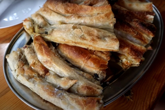 Cijena bureka 12 maraka: Da li je to sa kavijarom?