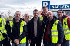 Taksisti okupirali Đokovića na aerodromu u Sarajevu