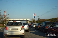 I dalje pojačana frekvencija vozila na graničnim prelazima