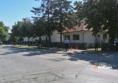 Saobraćajka u Beogradskoj ulici, povrijeđena žena u padu s motocikla (FOTO)