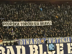 Navijači Dinama uz splitsku „torcidu“ u borbi protiv Srba