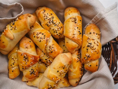 Recept dana: Kiflice sa sirom i šunkom