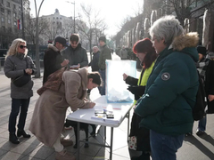 Studenti u Beogradu prikupljaju potpise za vanredne parlamentarne izbore