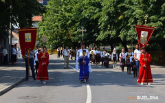 Gradska slava Bijeljine Sveti Pantelejmon: LITIJA KROZ GRAD I LOMLJENJE SLAVSKOG KOLAČA