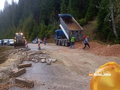 Sanacija puta Trijangla-Jahorina u toku, vozila saobraćaju jednom trakom (FOTO)