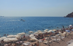 Pet osoba ispalo iz čamca u Sutomoru