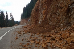  Zbog klizišta samo putnička vozila mogu putem Trijangla-Jahorina