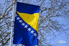 Zapaljena zastava BiH u Brčkom